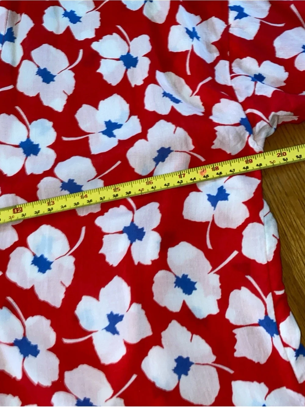 LOFT red white